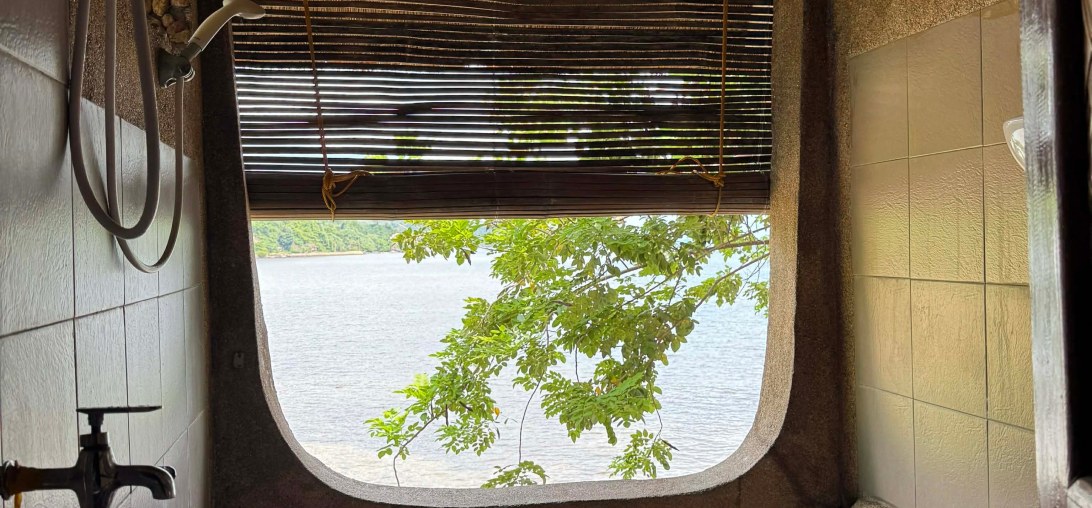 Seaview Pavilion's spring water plunge pool with view